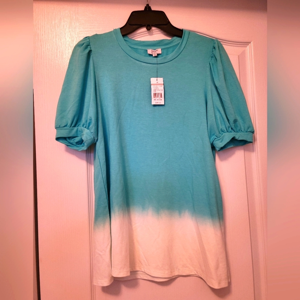 Woman's Short Sleeve top.